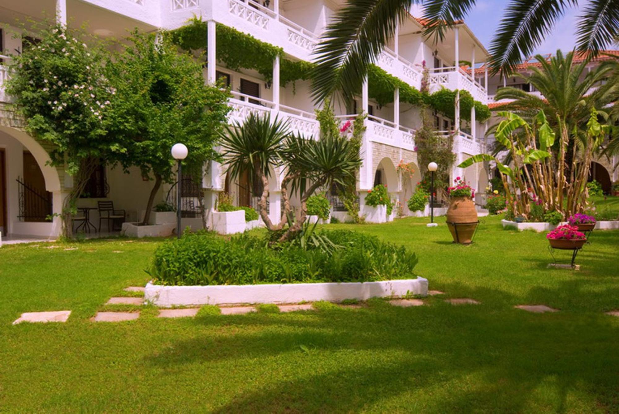 Porfi Beach Hotel Nikiti  Exterior photo